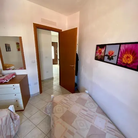 Casa Via Brancaleone Doria N 10 *